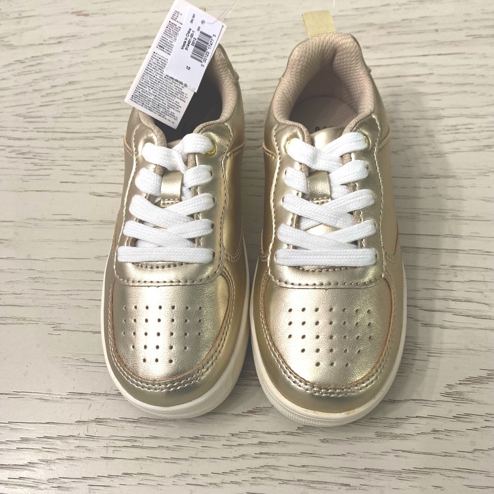 GAP Stylish Metallic Gold Slip-on Tie Contemporary Chic Sneakers Shoes Various